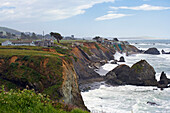 Houses at Sonoma's coast after a landslide near Bodega Bay, Pacific Ocean, Sonoma, Highway 1, California, USA, America