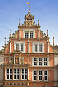 Gable with frieze of the virtues and Lucretia figurine, Leisthaus, Hamelin, Weser Hills, North Lower Saxony, Germany, Europe