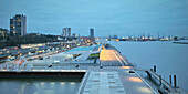Blick auf Hamburger Hafen von den Docklands, Hamburg, Elbe, Deutschland, Europa
