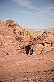 Das Kloster Ad Deir aus Fels gemeißelt, Petra, UNESCO Weltkulturerbe, Wadi Musa, Jordanien, Naher Osten, Asien