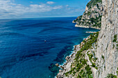 Felsküste der Via Krupp, Capri Stadt, Capri, Kampanien, Italien