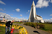 Die Hallgrims Kirche unter Wolkenhimmel, Reykjavik, Island, Europa