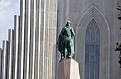 Hallgrims Kirche mit Eriksson Denkmal, Reykjavik, Island, Europa