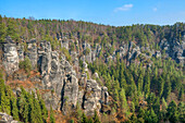 Blick vom Bastei Felsen auf Felsformationen, Elbsandsteingebirge, Sächsische Schweiz, Sachsen, Deutschland, Europa