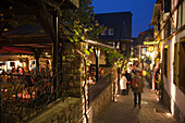 The legendary Drosselgasse alley with wine bars and restaurants in the evening, Rudesheim am Rhein, Hesse, Germany, Europe