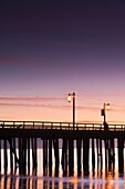 USA, California, Southern California, Santa Barbara, Stearns Wharf, dawn