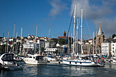Segelboote in der Victoria Marina, St Peter Port, Guernsey, Kanalinseln, England, Großbritannien, Europa
