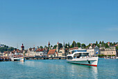 Luzern am Vierwaldstättersee mit Touristenschiffen, Luzern, Luzern, Schweiz, Europa