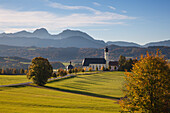 Blick auf Wallfahrtskirche St. Marinus, Wendelstein, Oberbayern, Bayern, Deutschland, Europa