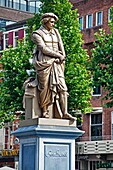 Rembrandt Monument, statue, Rembrandtplein, Rembrandt Square, Amsterdam, Netherlands.