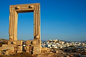 Greece, Cyclades islands, Naxos, city of Hora Naxos, Portara Gateway of Apollon temple