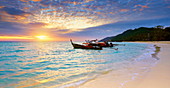 Thailand, Phi Phi Island, Phang Nga Bay, long tail boats