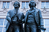 Goethe and Schiller Monument in front of Deutsches Nationaltheater, Weimar, Theaterplatz, Thuringia, Germany