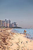 Morgenimpression am Strand, South Beach, Miami, Florida, USA