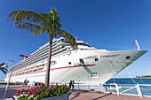 Luxus Kreuzfahrtschiff liegt am Kai von Key West, Florida Keys, Florida, USA