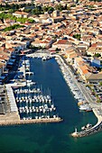 France, Hérault, Meze, the Mediterranean port city, situated on the banks of the Etang de Thau