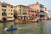 Historische Ruderregatta auf dem Canale Grande, Venedig, Lagune von Venedig, Venetien, Italien, Europa