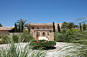 Driveway and entrance of Sa Franquesa Nova Hotel, Hotel Rural, country hotel between Villafranca de Bonany and Manacor, Mallorca, Balearic Islands, Spain