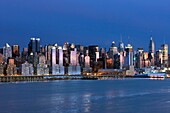 MIDTOWN SKYLINE HUDSON RIVER MANHATTAN NEW YORK CITY USA