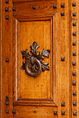 Door knocker on a door in the historic centre of Florence, UNESCO World Heritage Site, Firenze, Florence, Tuscany, Italy, Europe
