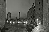 Türme mit Rathaus, Piazza Duomo, Platz, San Gimignano, UNESCO Weltkulturerbe, Provinz Siena, Toskana, Italien, Europa