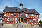 Portal mit Schnitzwerk im Hadamarer Barock, Historisches Rathaus (1639), Fachwerkhaus, Hadamar, Westerwald, Hessen, Deutschland, Europa
