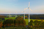 Blick vom Gräberberg auf Windpark bei Alpenrod, Westerwald, Rheinland-Pfalz, Deutschland, Europa