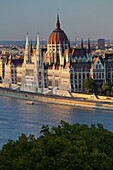 Parliament on the Danube shore, Lajos Kossuth Square, Danube, Budapest, Hungary