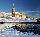 Kirche in Vagan, Ausvagoya, Lofoten, Nordland, Norwegen