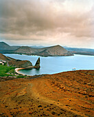 ECUADOR, Galapagos Islands, Bartolome Island and the Pacific from the lookout