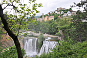 Jajce am Fluß Vrbas, Bosnien und Herzegowina