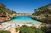 Strandleben bei Cala des Moro, bei Santanyi, Mallorca, Spanien