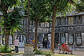 Ehemaliges Pest-Beinhaus L'aitre St. Maclou, Rouen, Seine-Maritime, Normandie, Frankreich