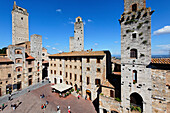 Piazza della Cisterna, San Gimignano, Toskana, Italien