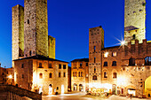 Piazza della Cisterna, San Gimignano, Toskana, Italien