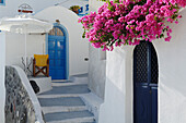 Greece, Aegean Sea, Santorini - Thera, Oia narrow street