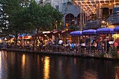 OUTDOOR CAFES RESTAURANTS RIVER WALK DOWNTOWN SAN ANTONIO TEXAS USA