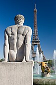 VARSOVIE FOUNTAINS TROCADERO PALAIS DE CHAILLOT EIFFEL TOWER PARIS FRANCE