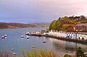 Ort Portree mit Hafen, Portree, Isle of Skye, Schottland, Großbritannien, Vereinigtes Königreich