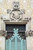 Casa Amatller, detail of the facade, architect Antoni Gaudi, UNESCO World Heritage Site, Catalan modernista architecture, Art Nouveau, Eixample, Barcelona, Catalonia, Spain