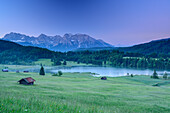 Morning mood with lake Geroldsee and Karwendel range, lake Geroldsee, Werdenfels, Garmisch-Partenkirchen, Bavarian Alps, Upper Bavaria, Bavaria, Germany