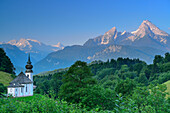 Church of Maria Gern with Steinernes Meer, Schoenfeldspitze and Watzmann, Maria Gern, Berchtesgaden, Berchtesgaden range, Upper Bavaria, Bavaria, Germany