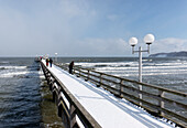 Seebrücke im Seebad Binz, Ostsee, Insel Rügen, Mecklenburg-Vorpommern, Deutschland