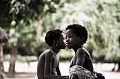Zwei Kinder, Magadala, Mali