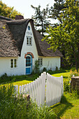 Reetgedecktes Friesenhaus, Nebel, Insel Amrum, Nordsee, Nordfriesland, Schleswig-Holstein, Deutschland