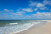 Wolken und Wellen, Strand bei Kampen, Insel Sylt, Nordsee, Nordfriesland, Schleswig-Holstein, Deutschland