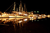Segelboote im Hafen bei Nacht, Hvar, Dalmatien, Kroatien