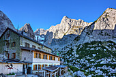Blaueishütte unterhalb Hochkalter, Nationalpark Berchtesgaden, Berchtesgadener Alpen, Oberbayern, Bayern, Deutschland