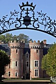 The Gate With The Sully Coat Of Arms, Chateau De Villebon, The Last Residence Of The Duc De Sully Who Died In 1641, Villebon, Eure-Et-Loir (28), France