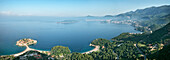 Panorama Rundblick auf Luxus Hotel Insel Sveti Stefan, Adria Mittelmeerküste, Montenegro, Balkan Halbinsel, Europa